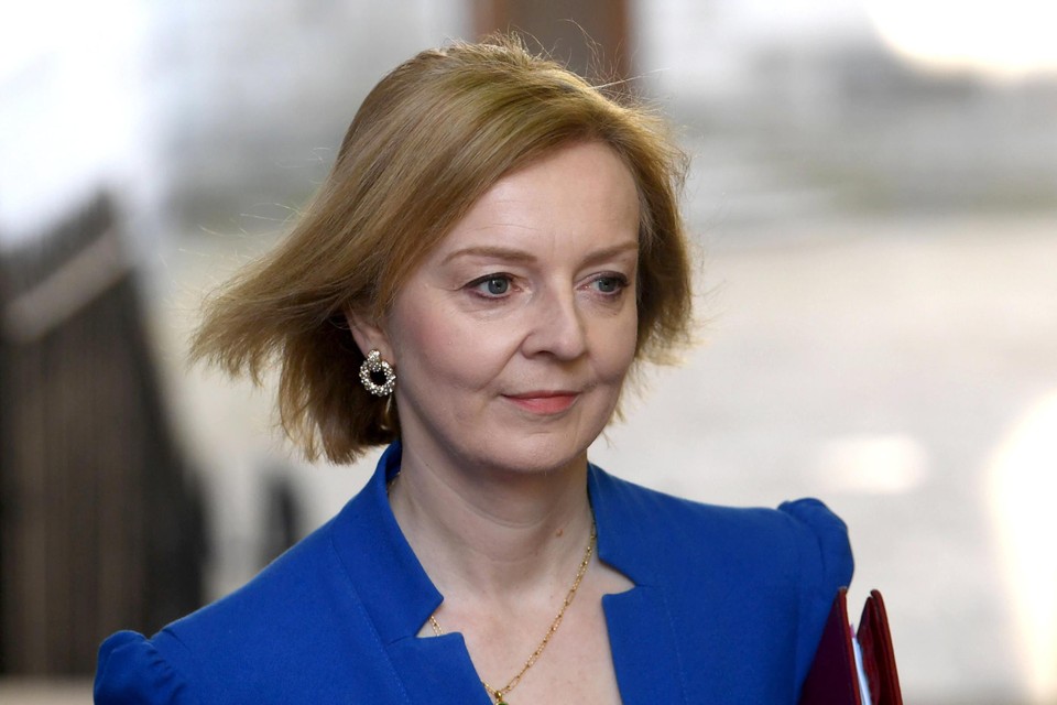 Minister van Buitenlandse Zaken Liz Truss heeft een voorstel ingediend bij het parlement om de douanegrens tussen Groot-Brittannië en Noord-Ierland op te heffen. 