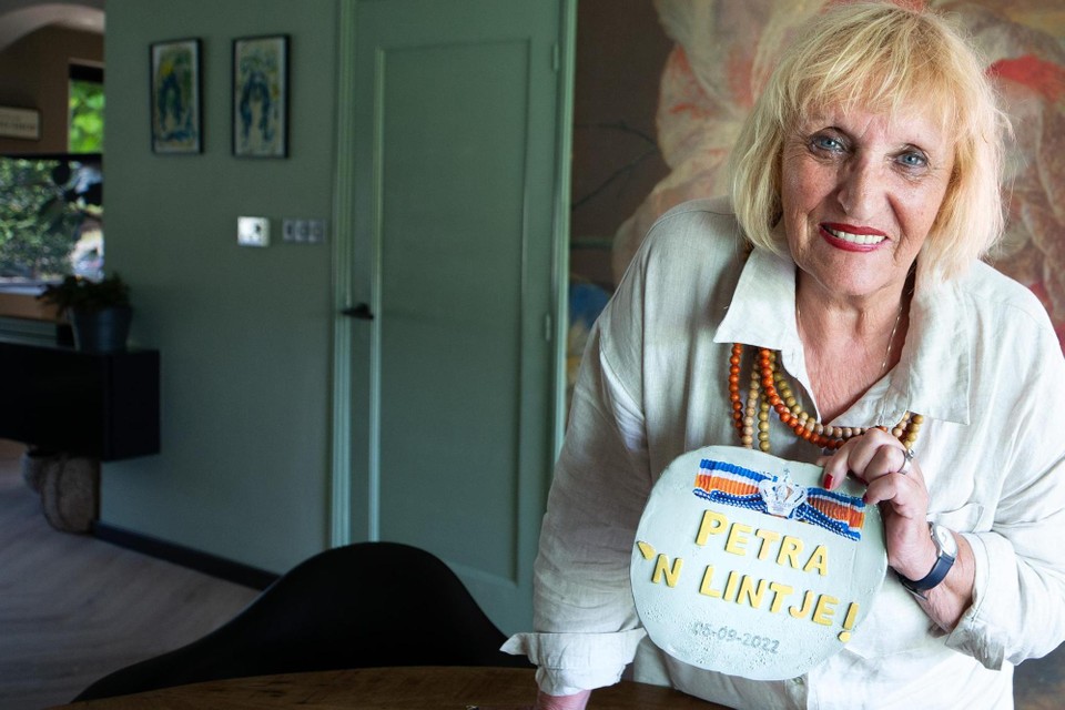 Petra Horn (72) is trots op haar deze week gekregen lintje. 
