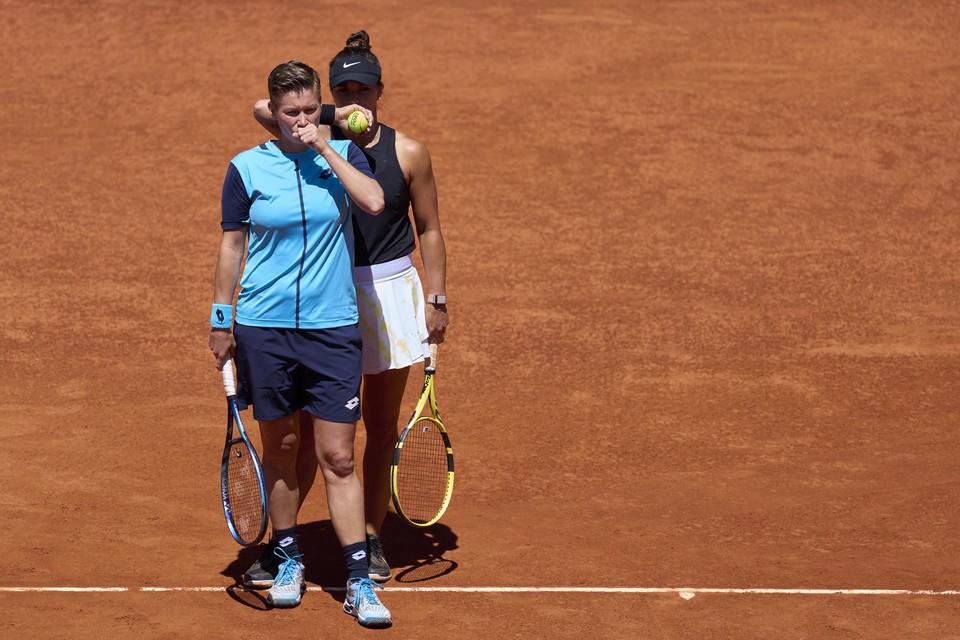 Demi Schuurs en Desirae Krawczyk wisten hun status op Roland Garros niet waar te maken. 
