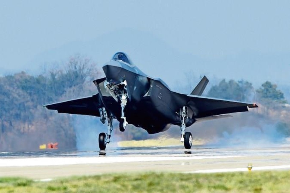 De nieuwe F35 (foto) maakt veel meer herrie dan zijn voorganger , de F16. 