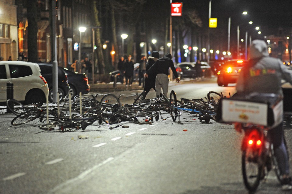 Vernielingen tijdens avondklokrellen in Venlo  