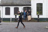 thumbnail: De politie doet onderzoek bij kasteel in Roosteren