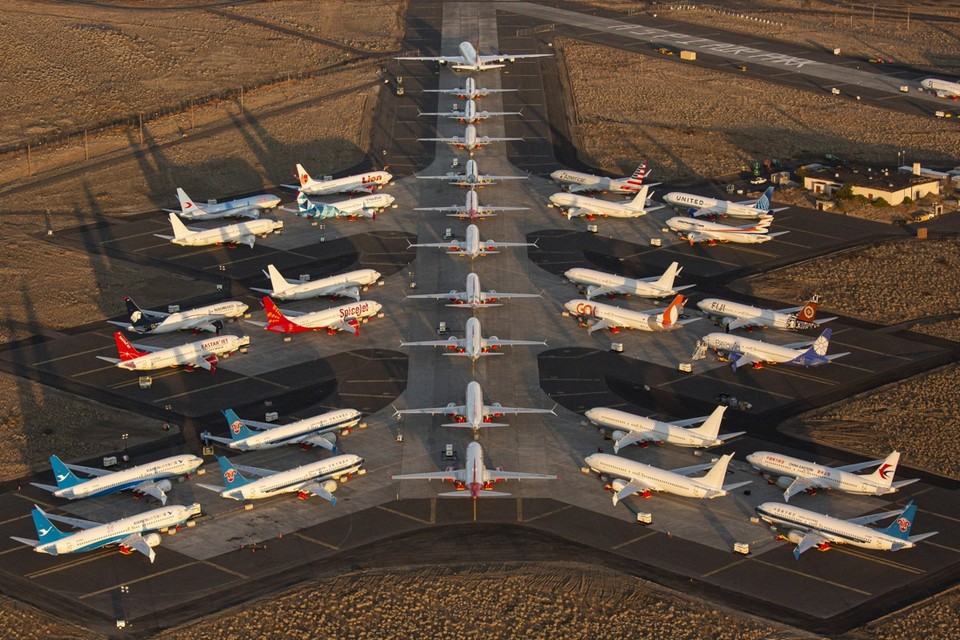 Toetellen van het type Boeing 737 MAX staan aan de grond op een vliegveld in de plaats Moses Lake in de Amerikaanse staat Washington. 