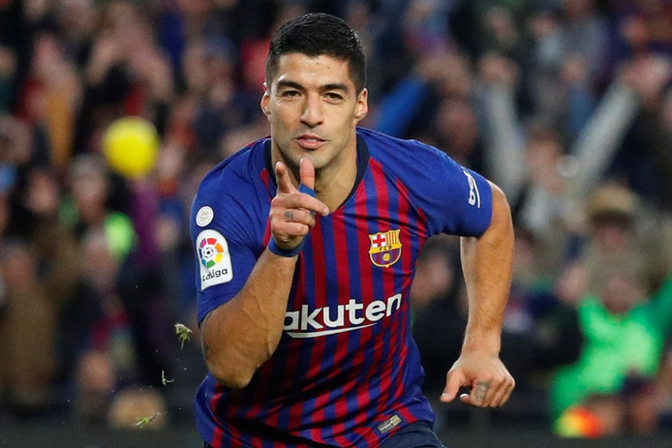 Luis Suárez maakte een hattrick voor FC Barcelona tegen Real Madrid.