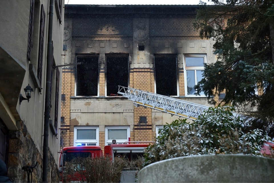 Bij een brand in een tehuis voor gehandicapten in de Tsjechische stad Vejprty zijn zeker acht mensen om het leven gekomen . 