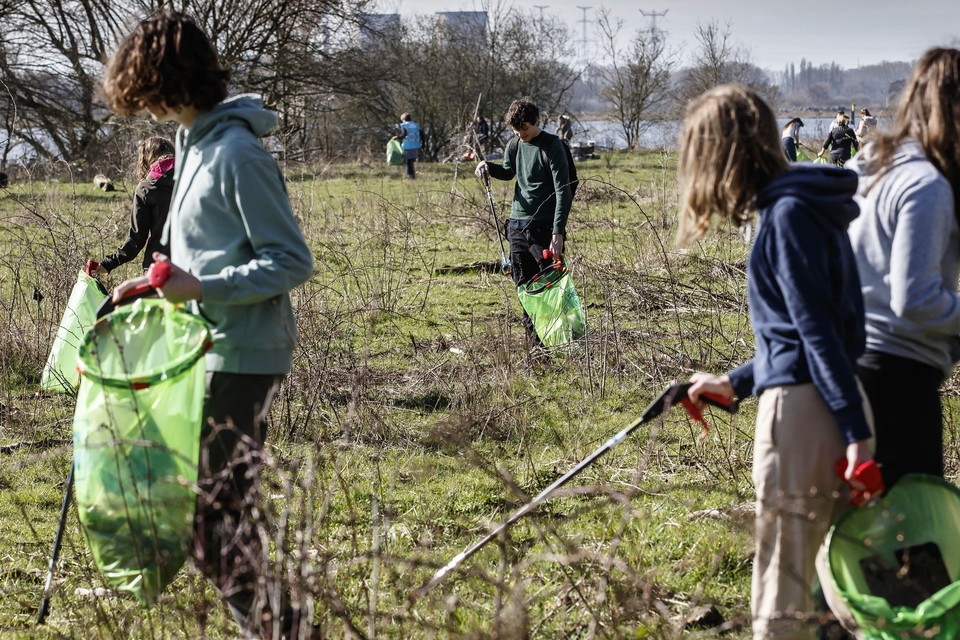 Maas Cleanup aan de Zuiderplas bij Oolderhuuske.