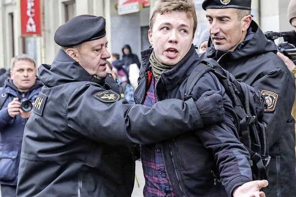 Journalist Roman Protasevitsj tijdens een protest in Minsk in 2017. 