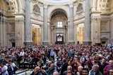 thumbnail: De jaarlijkse herdenking van de ramp op 4 mei in de Superga Basiliek bij Turijn trekt nog altijd veel mensen.