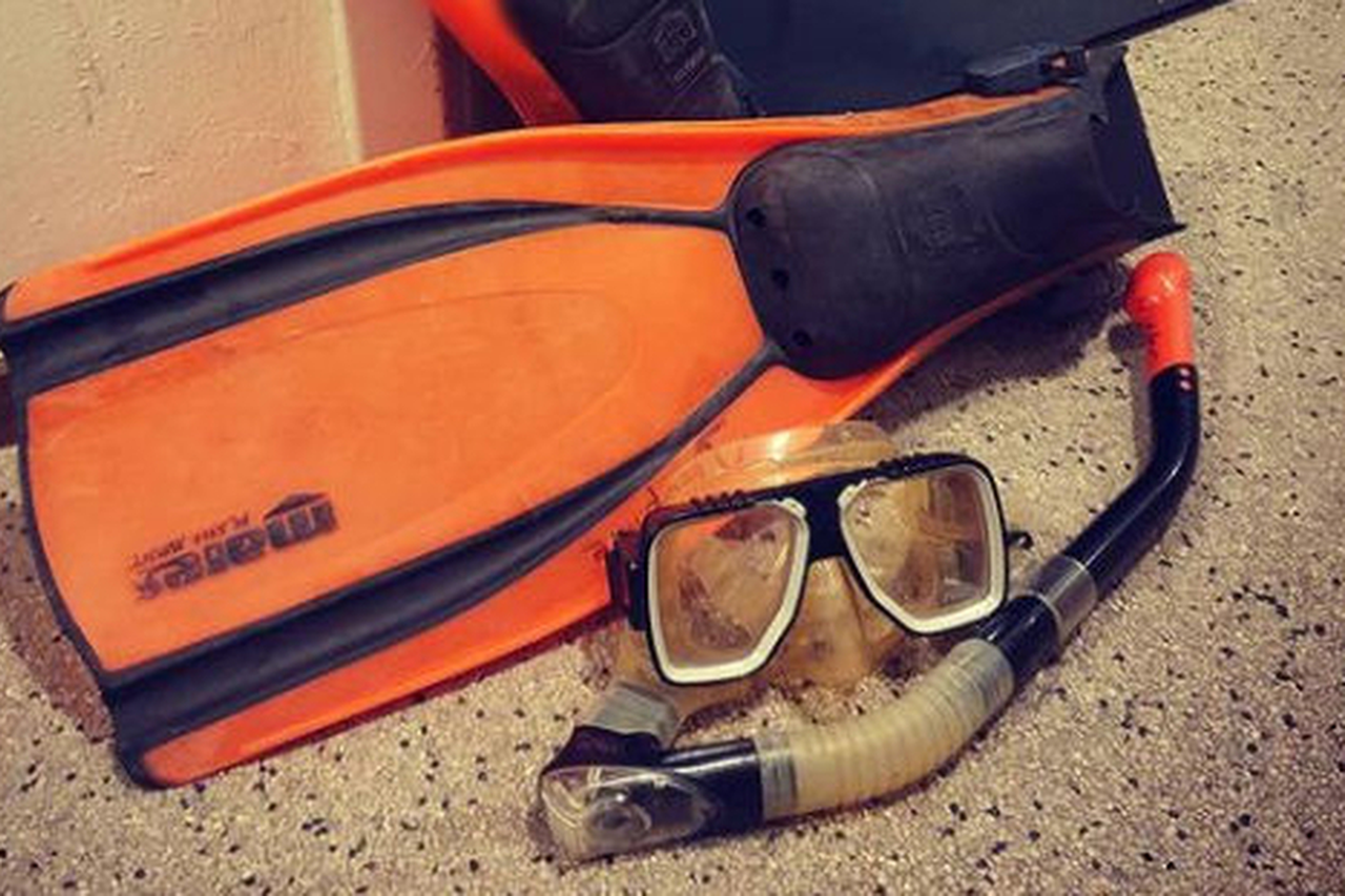 Manifesteren Onderverdelen Plateau Man met duikbril en snorkel in supermarkt - De Limburger Mobile