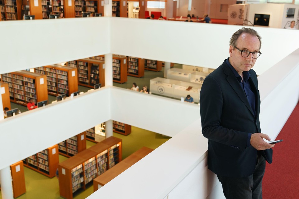 Wim Hupperetz in Centre Céramique. 