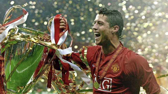 Cristiano Ronaldo viert de Champions League-winst met Manchester United in 2008. 