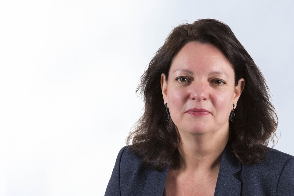 Monique Parren. 