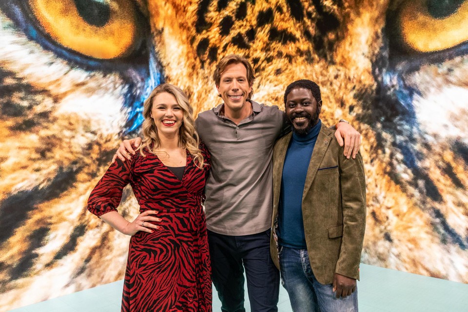 Bioloog Freek Vonk (m.), geflankeerd door teamcaptains Lisa Loeb en André Dongelmans.