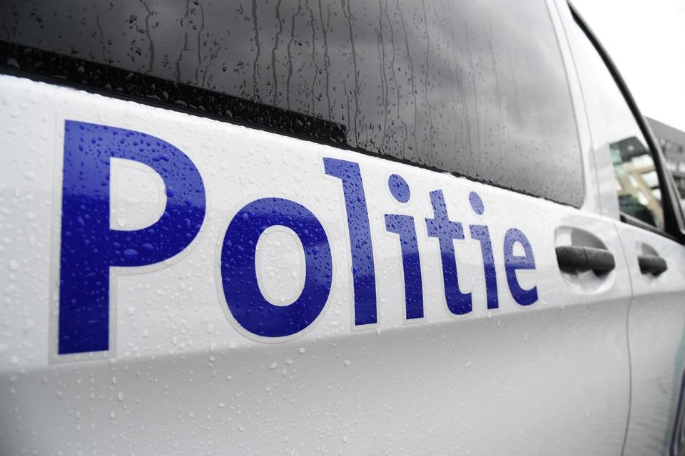 De Belgische politie trof pepperspray, messen en cocaïne aan tijdens een controle. 
