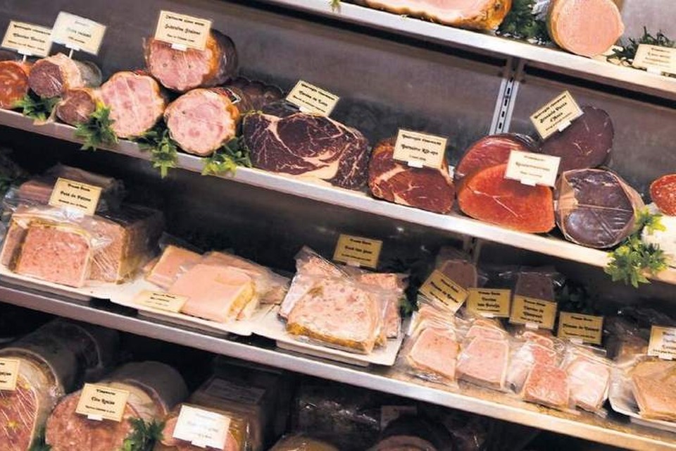 De consumptie van bewerkte vleeswaren als ham, salami en leverworst brengt volgens de VN-gezondheidsorganisatie WHO gezondheidsrisico's met zich mee.