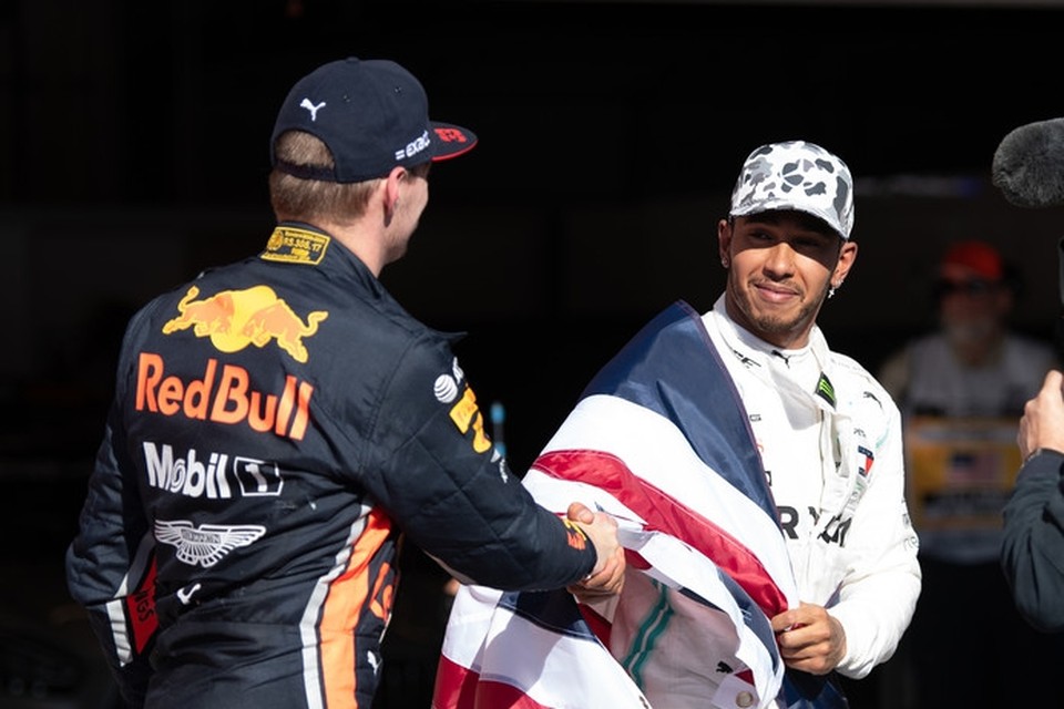 Max Verstappen en Lewis Hamilton 