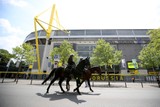 thumbnail: <P>Rust ook buiten het stadion in Dortmund</P>