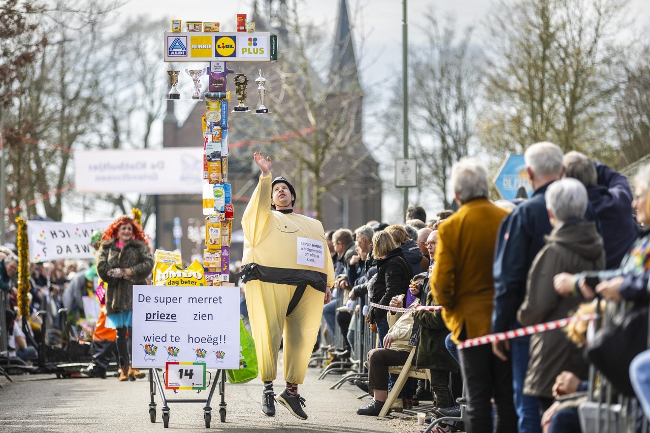 Ook de oma van Eurovisie Joost loopt mee in de Einzelgängero... - De  Limburger Mobile