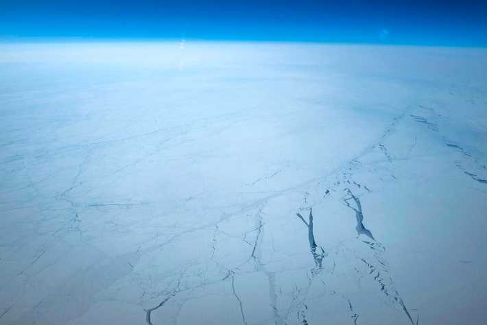 De Noordpool verandert langzaam van een verlaten idylle in een gebied voor economische exploratie en daardoor mogelijk militaire confrontatie. 