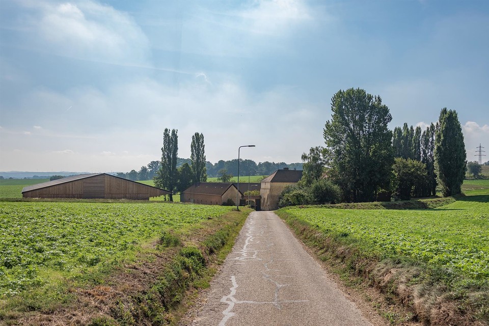 Een cluster met agrarische gebouwen ergens in het Heuvelland: zo kan de Boerderij van de Toekomst er straks mogelijk gaan uitzien, aldus wethouder Last. 