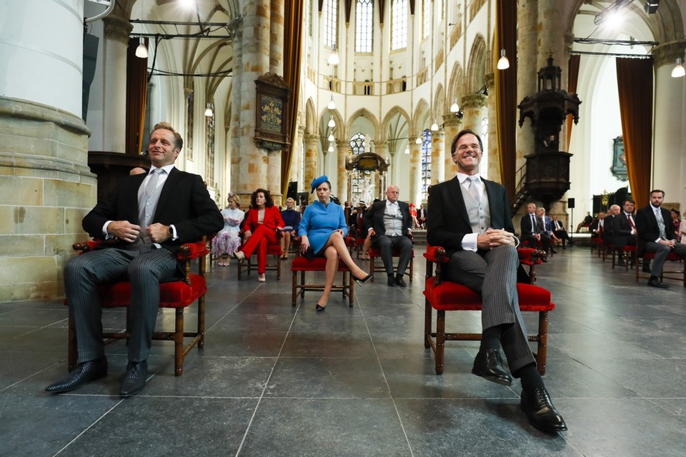 <P>Premier Rutte en vicepremier en minister van Volksgezondheid De Jonge in de Grote Kerk in Den Haag</P>
