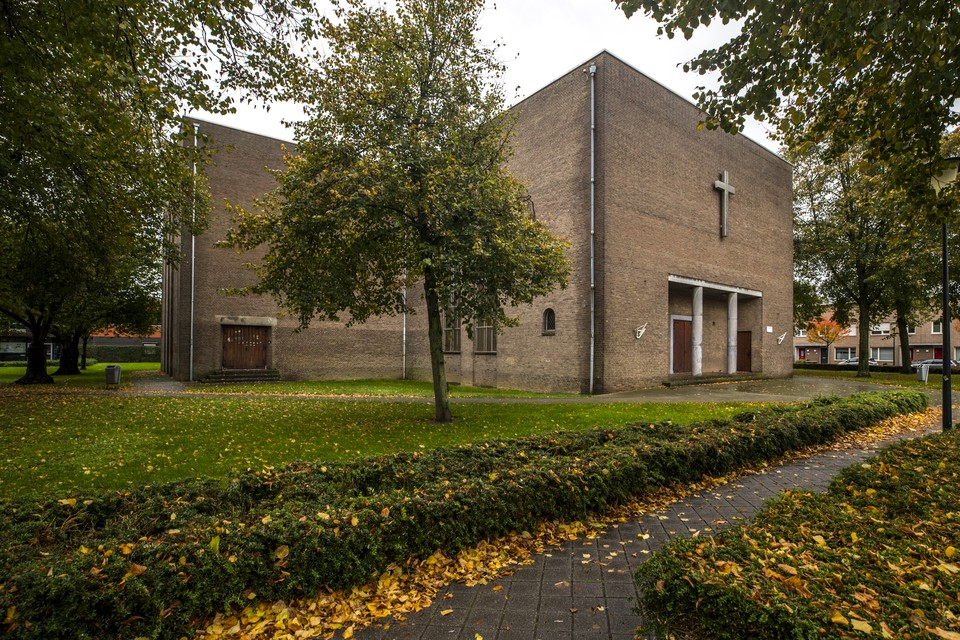 De Don Boscokerk in Heugemerveld is gekocht door Lidl om een toekomstbestendige supermarkt te realiseren.