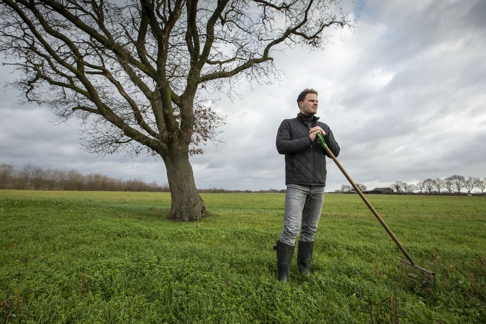 Mark Venner uit Baexem wil aantonen dat je ook als agrariër een boterham kunt verdienen met een voedselbos. 