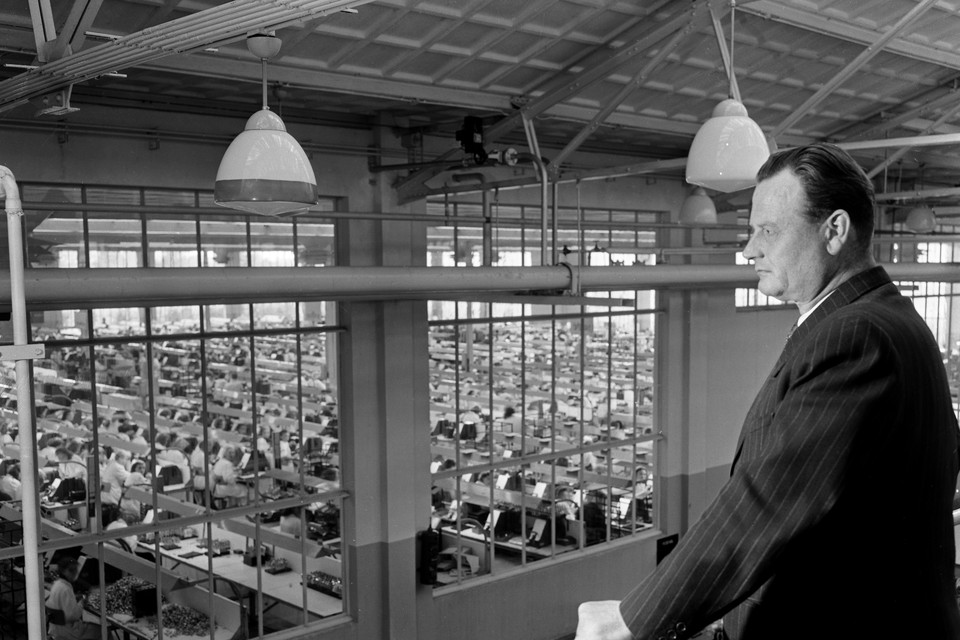 Ben Koolhaas, de eerste directeur van Philips Sittard in 1950.  