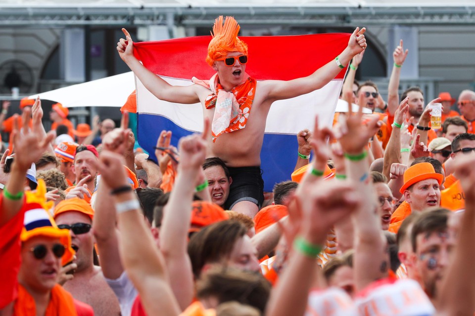 Nederlandse supporters vorig jaar juni tijdens het EK voetbal in Boedapest. 
