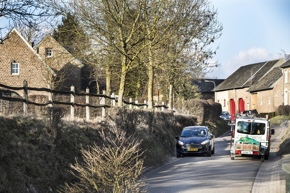 Er wordt al jaren gesproken over het verkeersveiliger maken van Bruisterbosch. Maar het heeft nog altijd niet tot een oplossing geleid. 