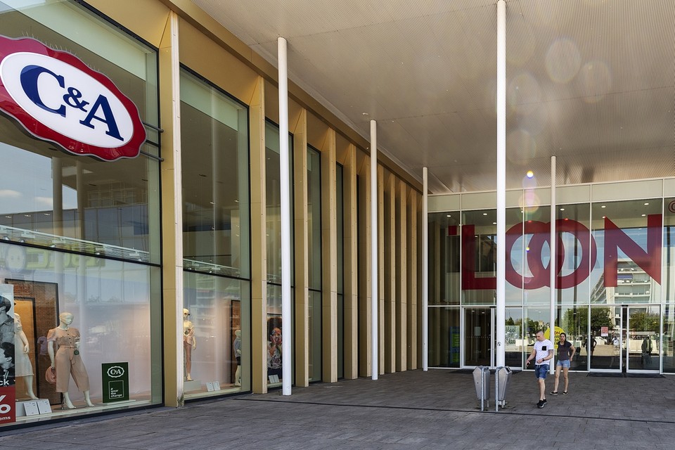 De C&A-winkel bij het Heerlense winkelcentrum ’t Loon. 