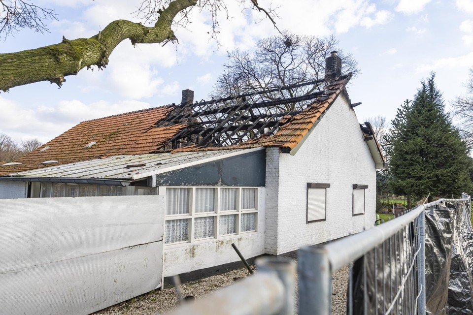 De oorzaak van de woningbrand aan de Trinesweg in Meijel is nog niet bekend.