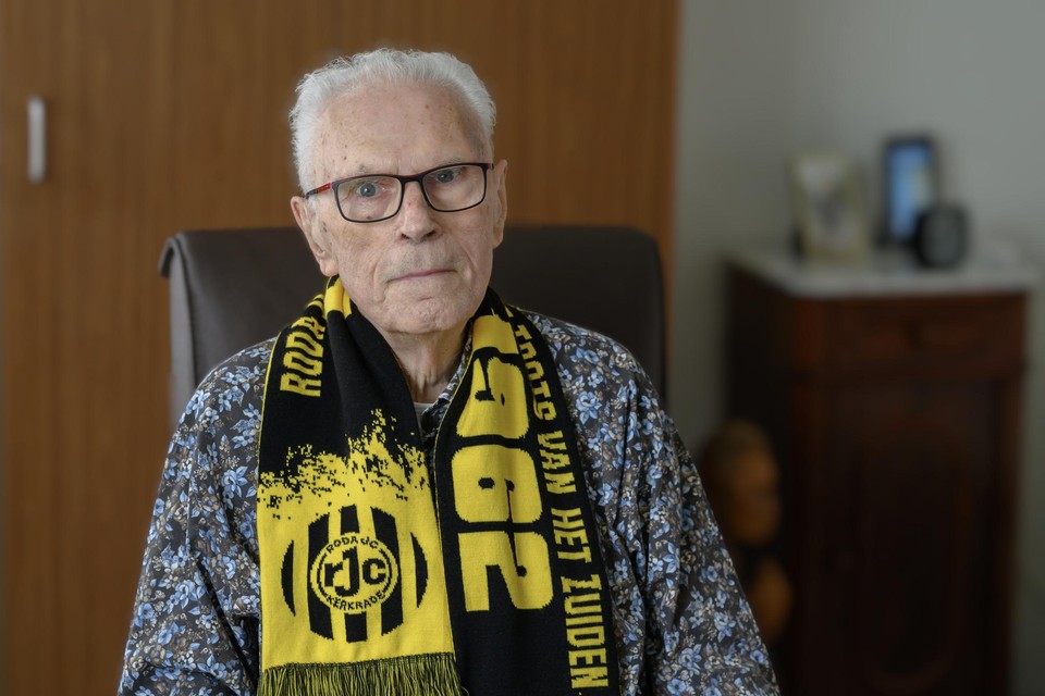 Joep Roemgens werd door Roda tijdens de bekerwedstrijd tegen Heracles extra in de watten gelegd. 