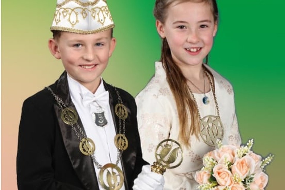 Jònkheedsprins Ties I en Blòmmemeëdje Liza. 