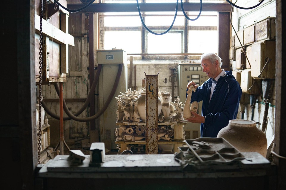 Gerd Leers, vorig jaar in een oude keramiekfabriek in Maastricht waarover hij zich heeft ontfermd. 