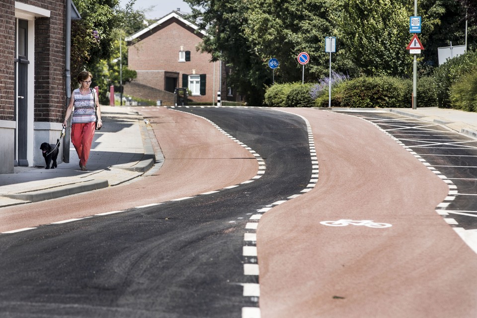 Vaals krijgt fietsstroken die een grensoverschrijdende route markeren.  