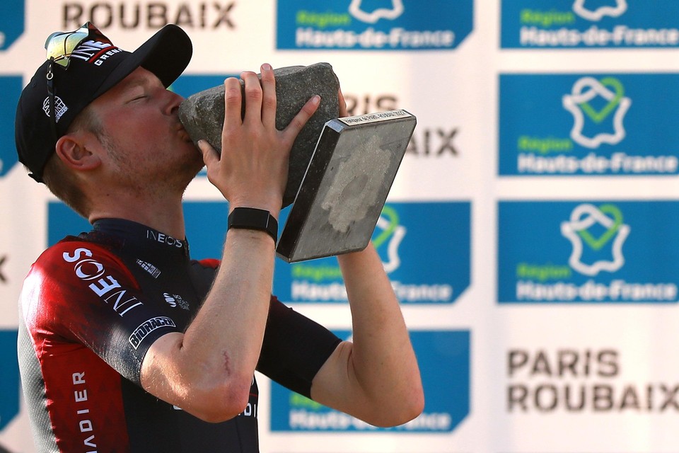 Dylan van Baarle, winnaar van Parijs-Roubaix. 