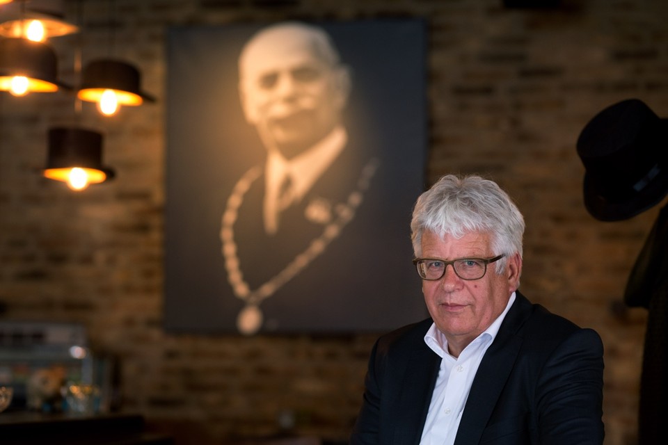 Burgemeester Sjraar Cox van Sittard-Geleen. 