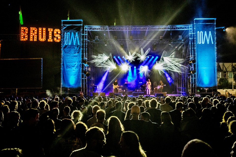 Meerdaagse festivals zonder kampeergelegenheid, zoals Bruis in Maastricht, hebben nog geen duidelijkheid van de overheid over wel of niet doorgaan van het evenement.