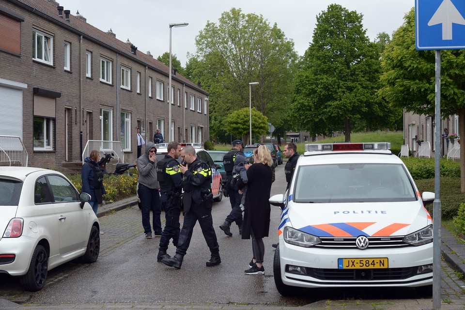 Politieonderzoek na de schietpartij aan de Aalbersestraat in Heerlen. 