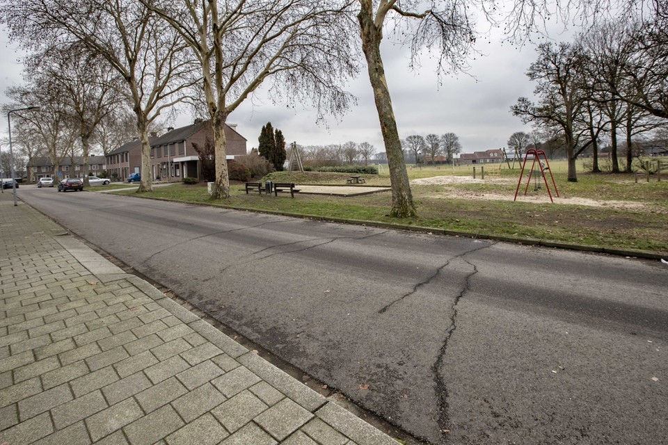 Slecht onderhoud aan wegen is een van de klachten in Swartbroek. 