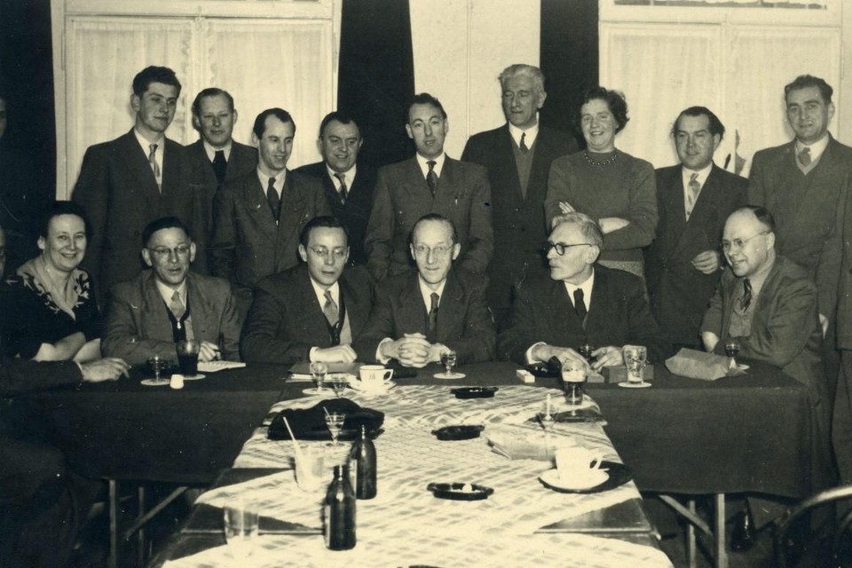 De leden van de Venlose amateurfotografen Vereniging in 1947: 