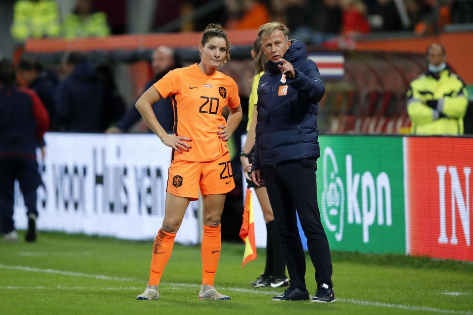 Dominique Janssen met bondscoach Andries Jonker eind vorig jaar.