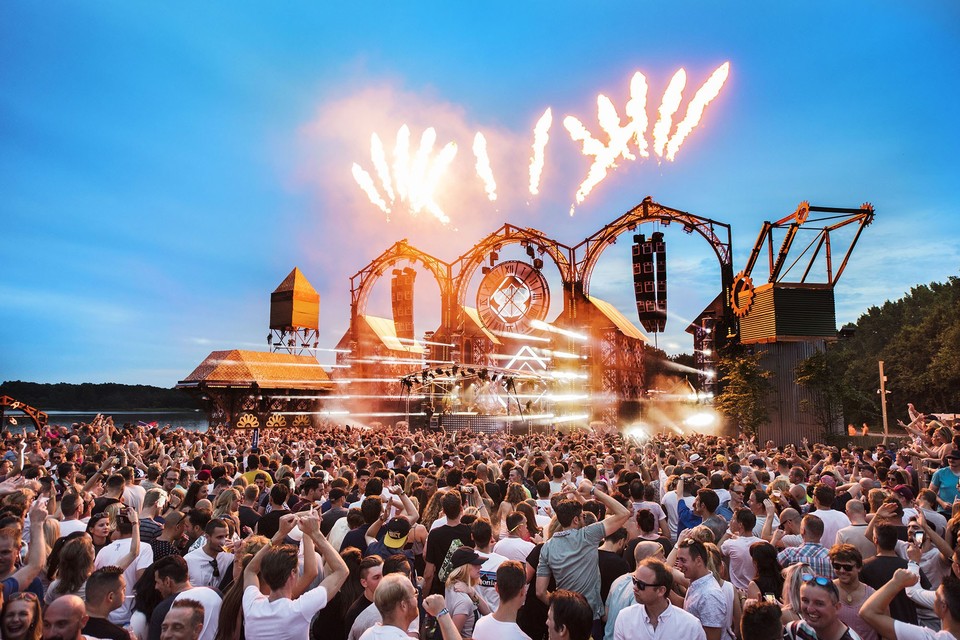  Extrema Outdoor, 2016   