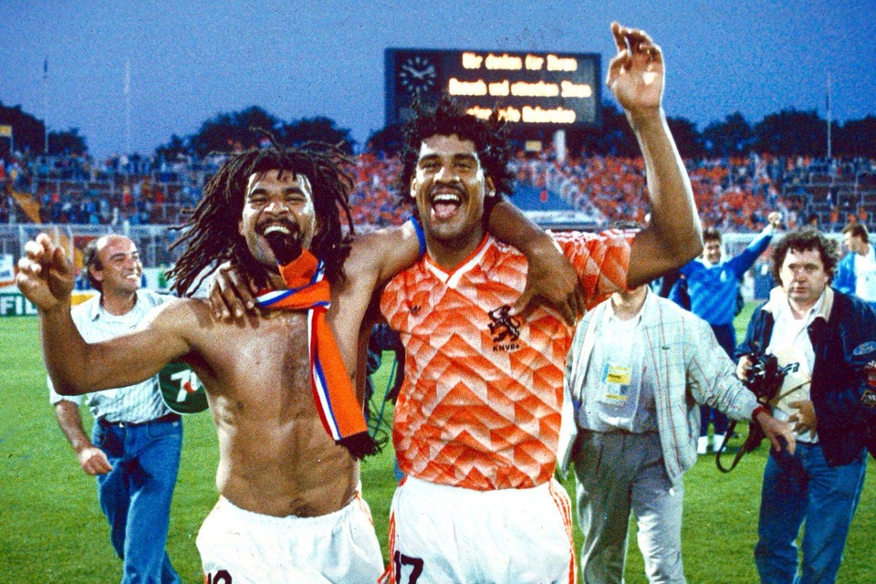 Het Nederlands elftal was in 1988 succesvol met het goudvisschubbenshirt. 