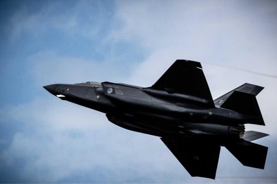 De straaljager JSF zou starten en landen op vliegbasis De Peel. 