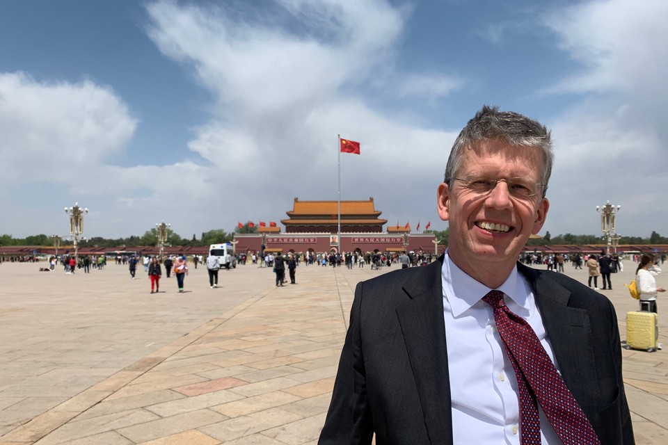 Jan-Emile van Rossum op het Plein van de Hemelse Vrede in Beijing. 