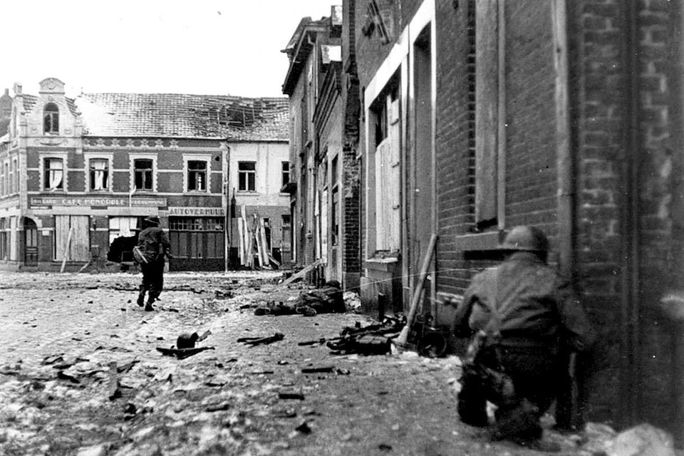 Britse soldaten bevrijden Echt in januari 1945 
