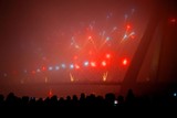 thumbnail: Vuurwerk tijdens de jaarwisseling bij de Erasmusbrug in Rotterdam.