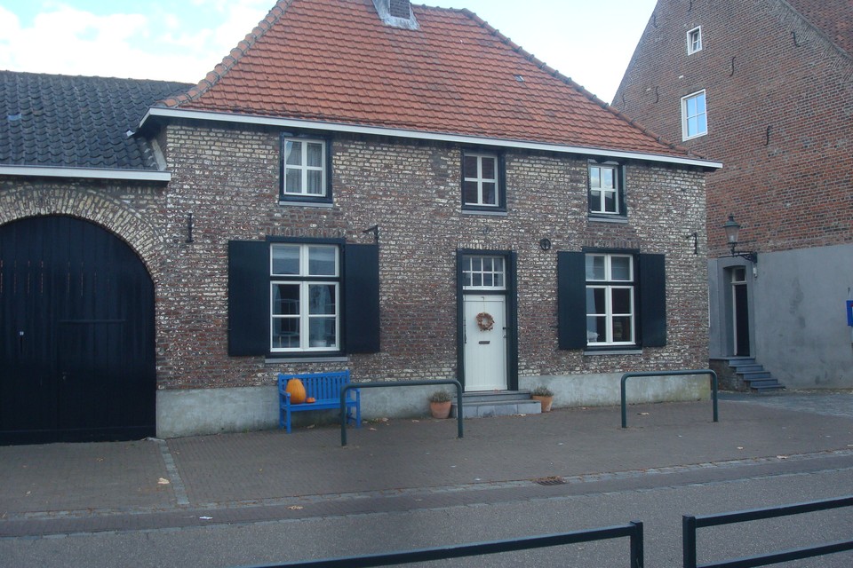 Meer dan 20 panden van het ongeveer 1300 inwoners tellende Neeritter, staan op de Rijksmonumentenlijst. 